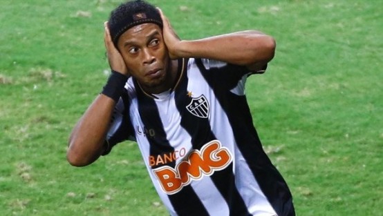 Ronaldinho kulüpten kovuldu!