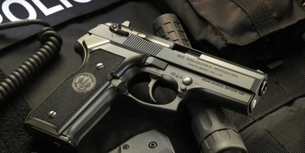 Silahını temizlerken yeğenini vurdu!