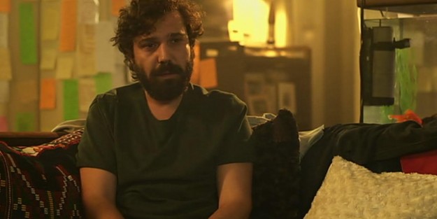 Halil Sezai'ye bir dayak da çöpçüler dövdü