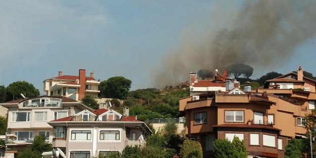 Kartal'da korkutan yangın!