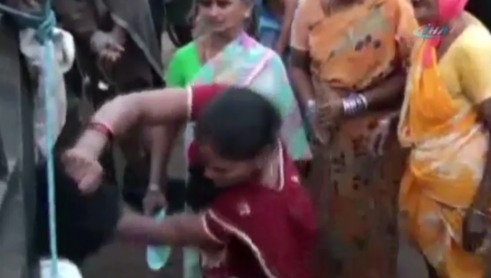 Tecavüzcüleri böyle dövdüler