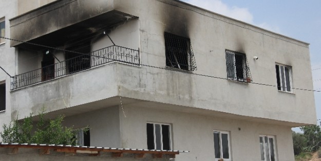 Hırsızlık için girdiler evi yaktılar!