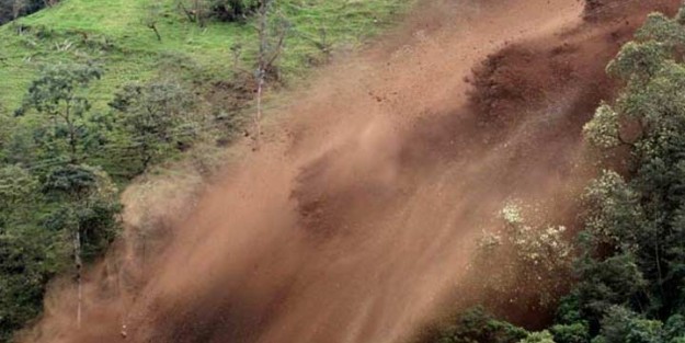 Hindistan'da facia! En az 24 ölü...