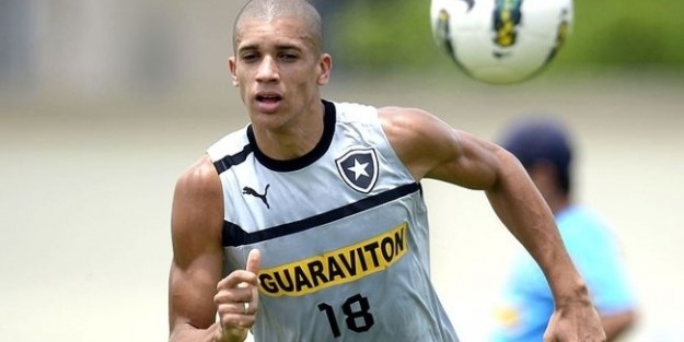 Galatasaray bombaları patlatıyor