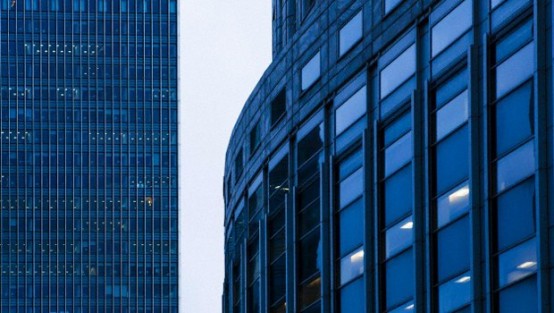 Dev banka borsada eridi