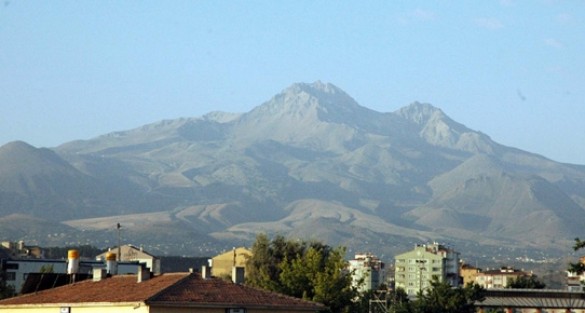 Erciyes, sıcağa dayanamadı