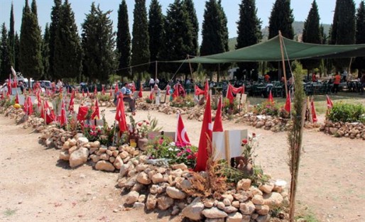 Soma'da şehit olan madenciler için anıt mezar!