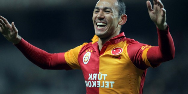 Umut Bulut el yakıyor