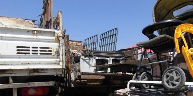 Vatandaş Şikayet Etti Zabıta Denetledi