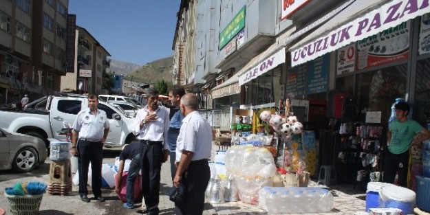 Muş’ta Zabıta’dan Kaldırım İşgali Uyarısı