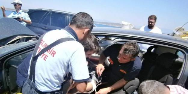 Ayvalık’ta Trafik Kazası: 1’i Ağır, 5 Yaralı