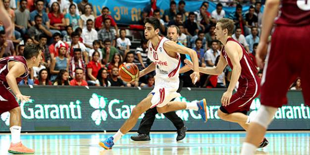 Genç Milliler yarı finalde!