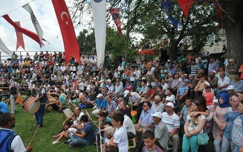 Karakucak Güreşlerine Kadınların İlgisi Büyüktü
