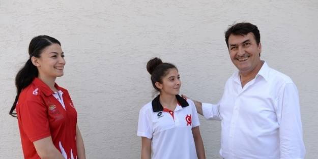 Dündar’dan Şampiyon Judocuya Altın