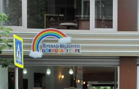 Gökkuşağı Kafe’nin Gülen Yüzleri