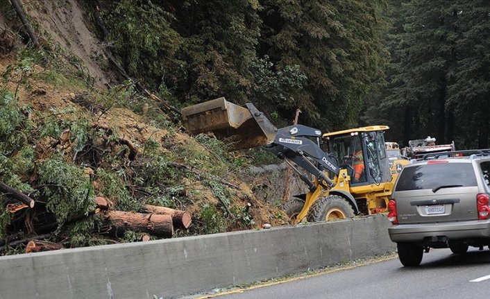 California'da fırtına nedeniyle 14 kişi öldü