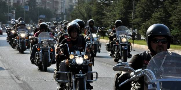 Uşak Kent Meydanında Motor Senfonisi