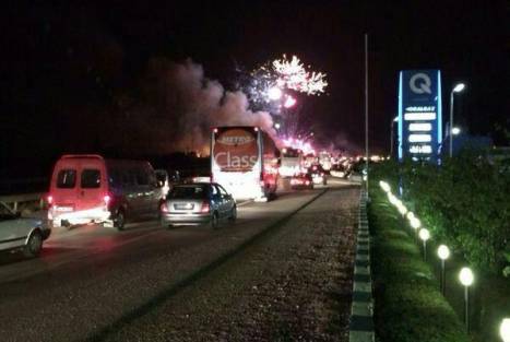 Kara yolunda havai fişek faciası