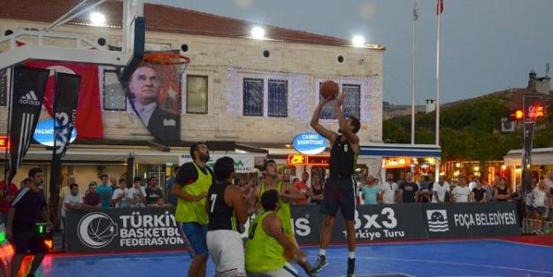 Foça'daki Basketbol Şöleninde Muhteşem Final