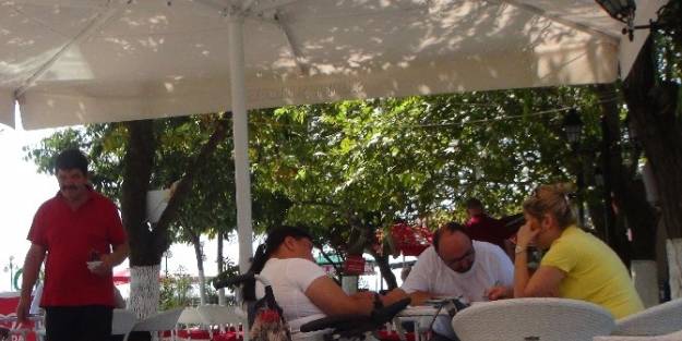 Engelliler, Engelli Çay Bahçesinde Bir Araya Geliyor