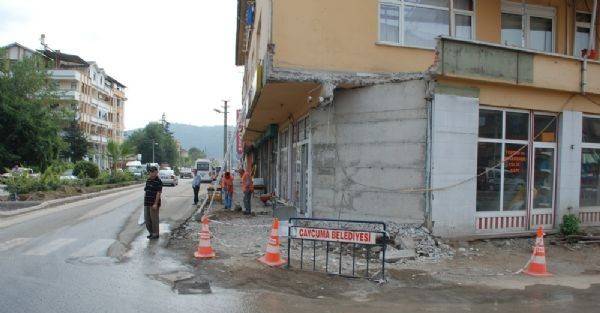 Çaycuma’da Yol Yapım Çalişmalari Devam Ediyor