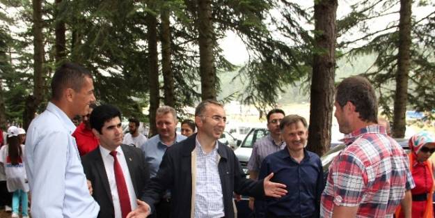 Ak Parti Teşkilatı Yaylalara Çikti