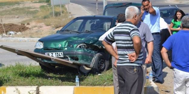 Bandırma'da Trafik Kazası: 3 Yaralı