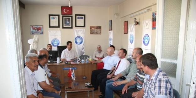 Mhp’li Tankut, Kamu Sen Başkanı Boybeyi’ni Ziyaret Etti