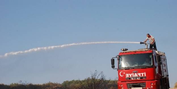 Didim’de Makilik  Yangını Büyümeden Söndürüldü