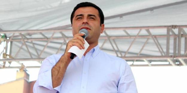 Demirtaş "Bizler de Kürtler olarak tüm ezilenler el ele vermeliyiz!"