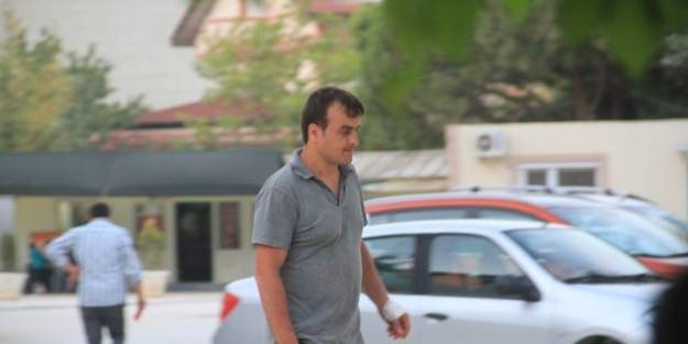 Otomobil Şarampole Uçtu: 2 Yaralı