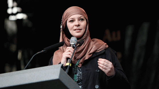 Tony Blair'in baldızı Müslüman oldu