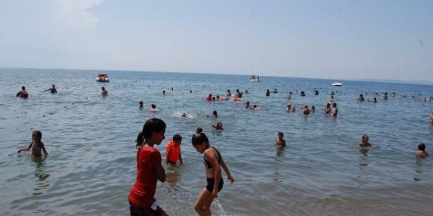 Erdek Sahilleri Doldu