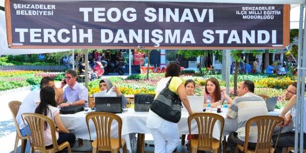 Manisa’da Teog Tercihi Yapan Öğrencilere Destek Standı