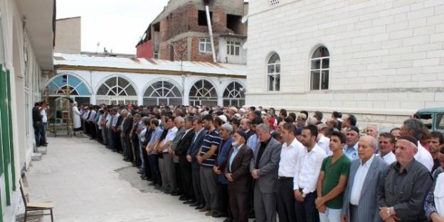 Yahya Savaş Hakkın Rahmetine Kavuştu