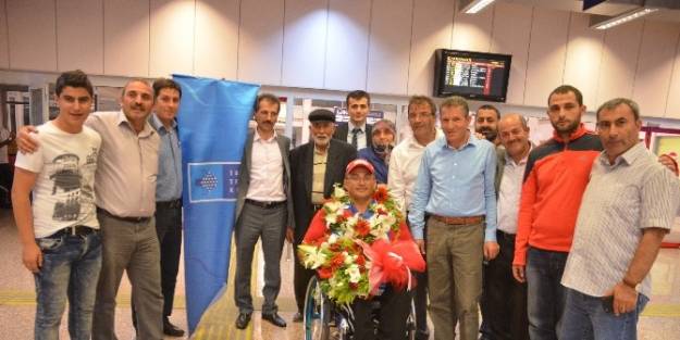 Hancı’ya Çiçekli Karşılama