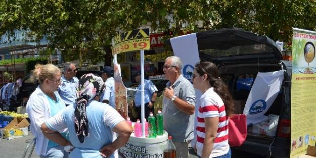 Söke'de Atık Yağını Getiren Hediyesini Alıyor