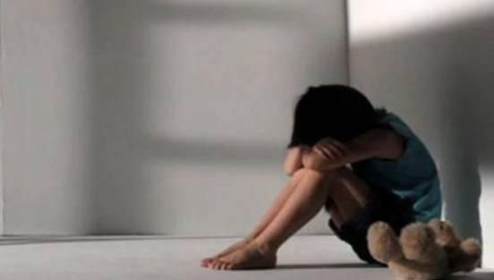 Seks dersi veren anne oğlunu taciz etti