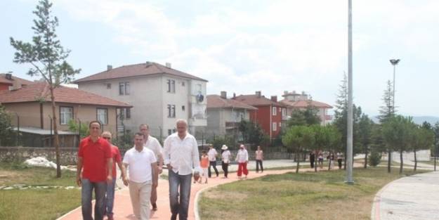 Kent Park’ta Sağlıklı Yaşam Yürüyüşü