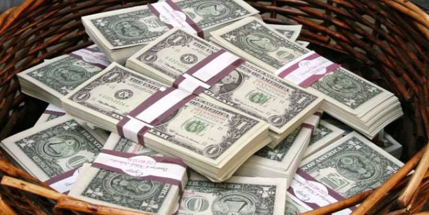 Dolar zirveyi gördü