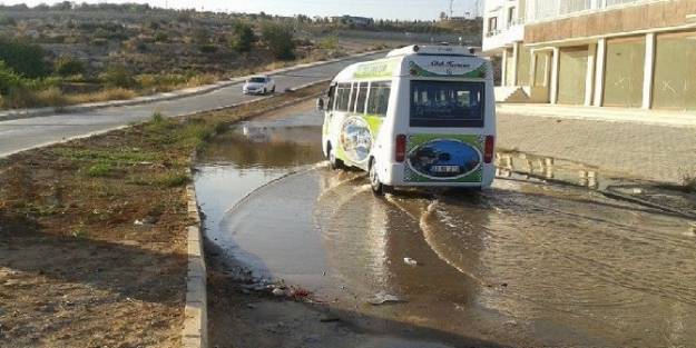 Silifke'de Hastanenin Atık Suyu Sokağa Akıyor