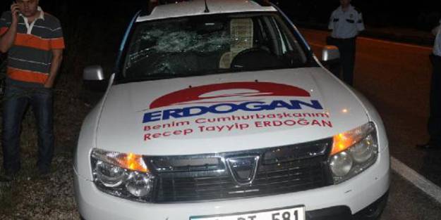 Başbakan Erdoğan'ın seçim aracına saldırı