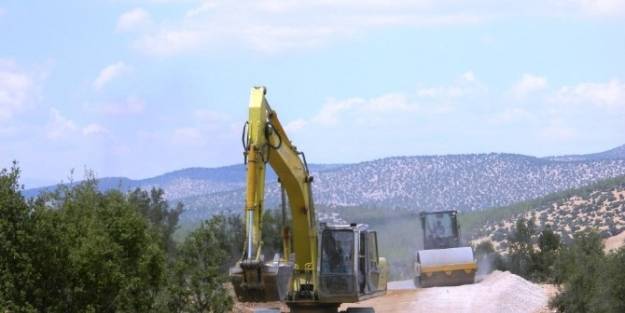 Korkuteli Avdan Susuz Yolunda Çalişmalar Devam Ediyor