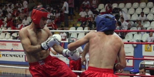 Kick Boks Şampiyonlarini Seçti