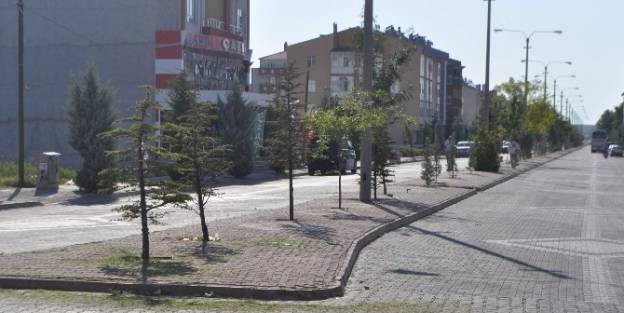 Cihanbeyli’de Temizlik Çalişmalari Sürüyor