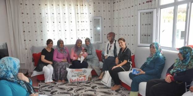 Mehtap Çelikcan, Ev Ev Gezerek Erdoğan'a Destek İstedi