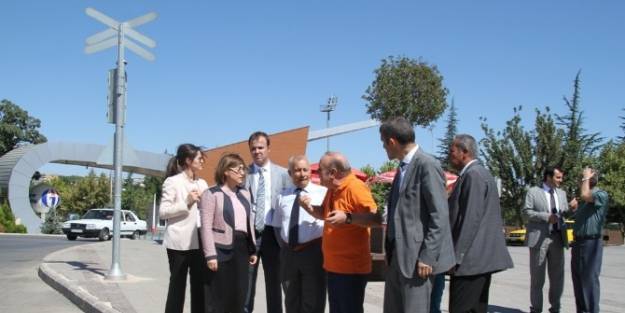 Gaziantep Üniversitesi'nin Giriş Çikiş Yolları Düzenleniyor