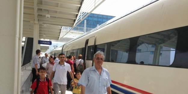 Bozüyük Hızlı Tren Hizmetinden Memnun