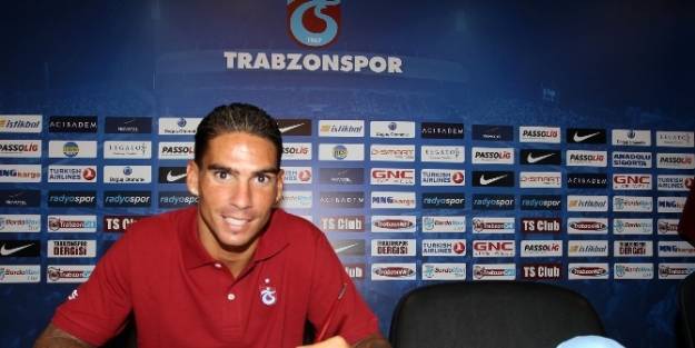 Trabzonspor Yeni Transferleri İle Sözleşme İmzaladi