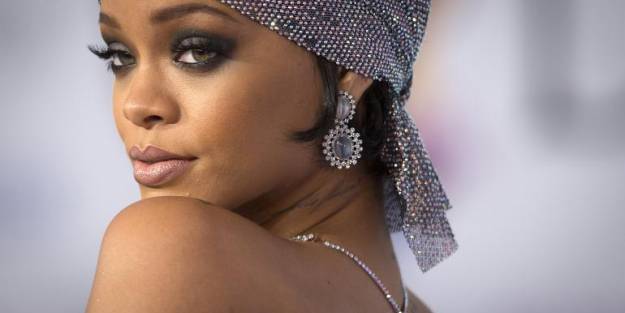 Rihanna futbol takımı satın alıyor